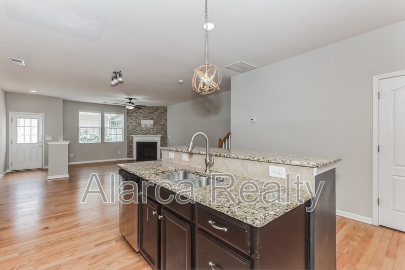 For Rent: 8285 Viewpoint Ln Cornelius NC 28031 property image