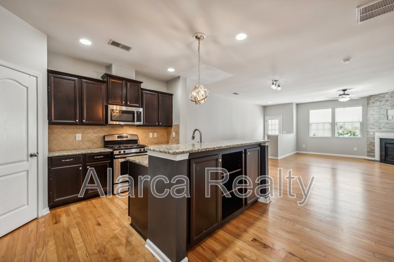 For Rent: 8285 Viewpoint Ln Cornelius NC 28031 property image