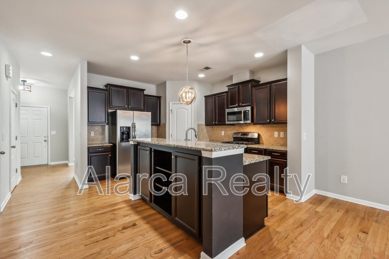 For Rent: 8285 Viewpoint Ln Cornelius NC 28031 property image