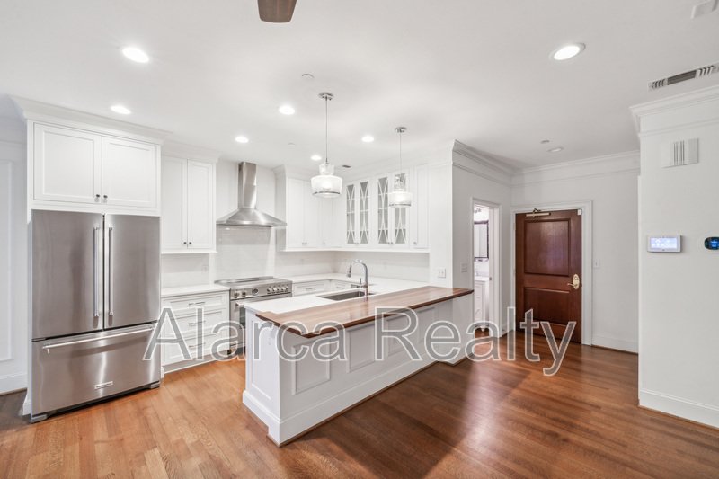 400 N Church St Unit 204 Charlotte, NC 28202 Alarca Property Management