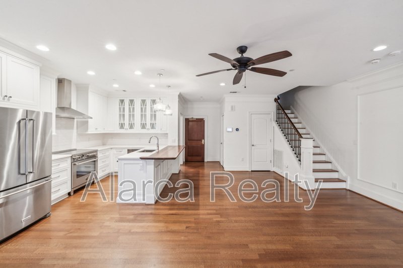 For Rent: 400 N Church St Unit 204 Charlotte NC 28202 property image