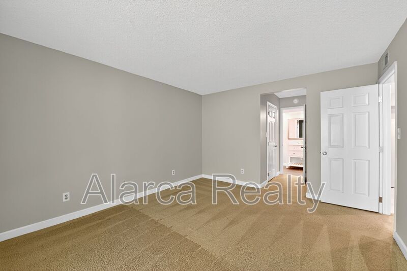 For Rent: 7425 Ashfield Ct Charlotte NC 28226 property image