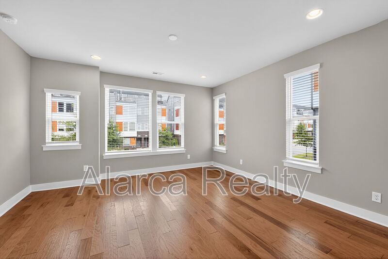 For Rent: 2123 Bryant Park Dr Charlotte NC 28208 property image