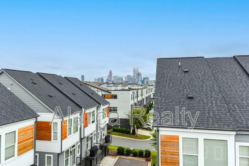 For Rent: 2123 Bryant Park Dr Charlotte NC 28208 property image