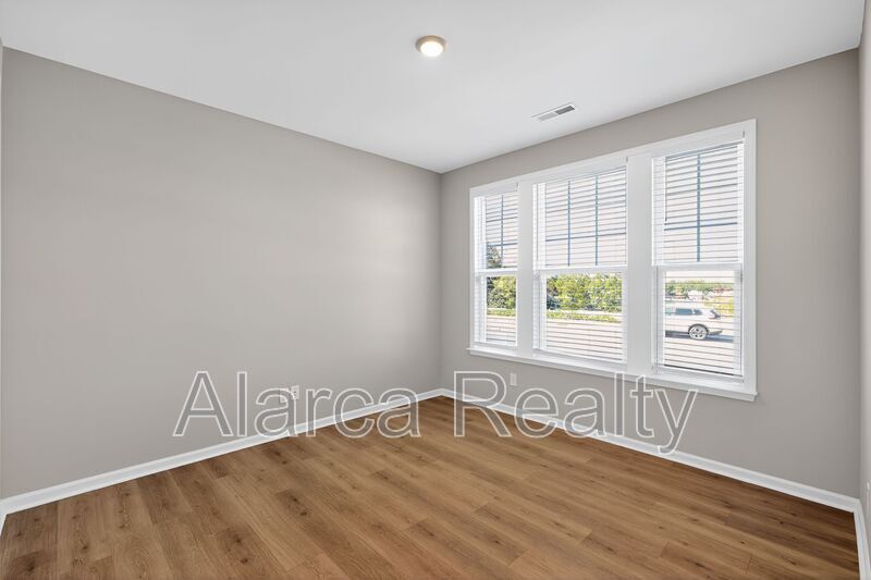 For Rent: 256 W Waterlynn Rd Mooresville NC 28117 property image