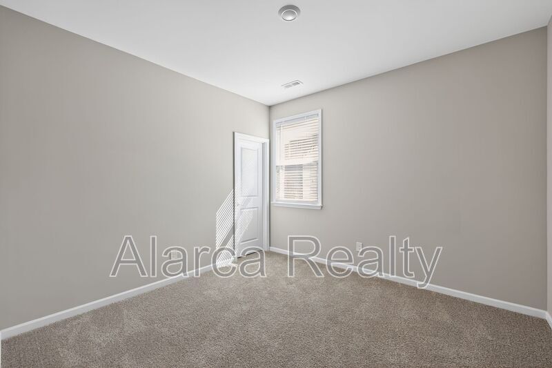 For Rent: 256 W Waterlynn Rd Mooresville NC 28117 property image