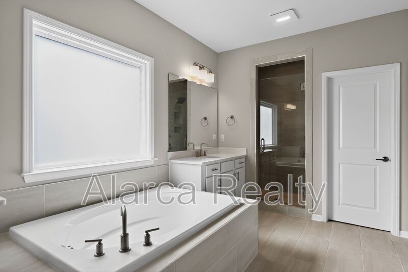 For Rent: 256 W Waterlynn Rd Mooresville NC 28117 property image