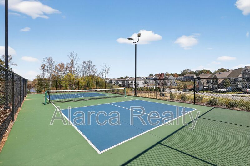 For Rent: 256 W Waterlynn Rd Mooresville NC 28117 property image