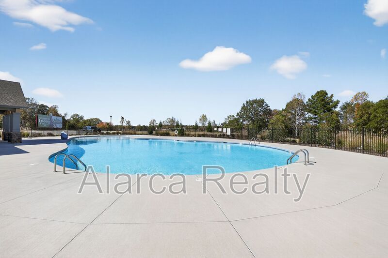 For Rent: 256 W Waterlynn Rd Mooresville NC 28117 property image