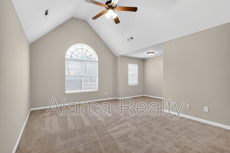 For Rent: 1454 Bedlington Dr NW, Charlotte, NC 28269 property image