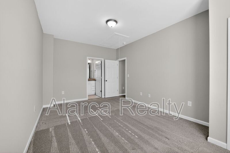 For Rent: 425 Centerfield Dr Charlotte NC 28214 property image