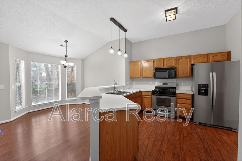 For Rent: 11025 Scrimshaw Ln Charlotte NC 28215 property image