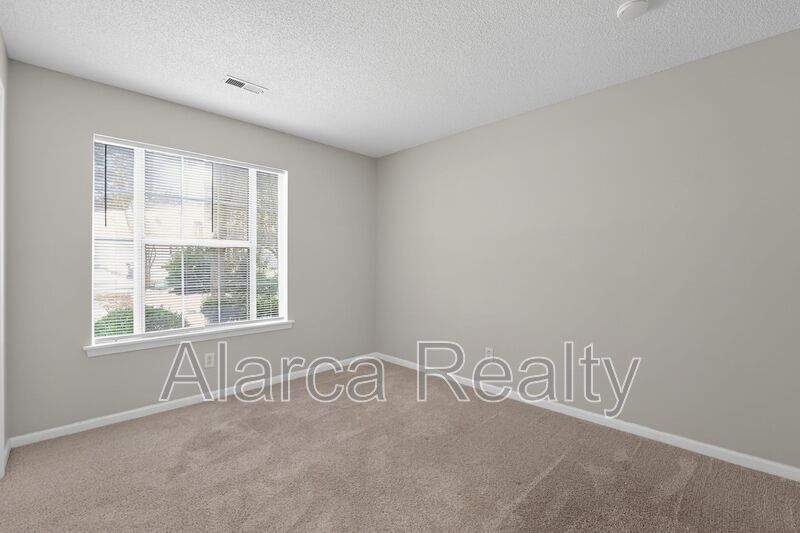 For Rent: 11025 Scrimshaw Ln Charlotte NC 28215 property image