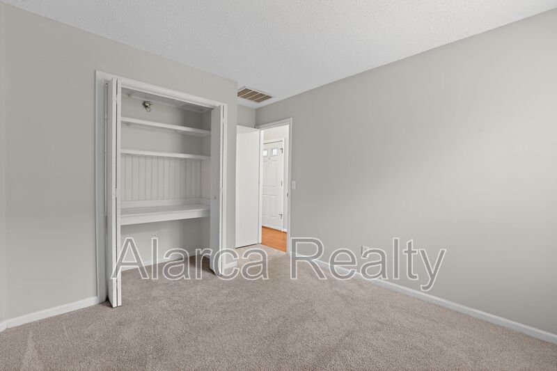 For Rent: 11025 Scrimshaw Ln Charlotte NC 28215 property image