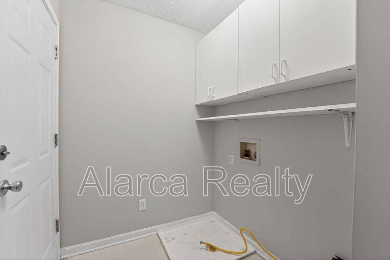 For Rent: 11025 Scrimshaw Ln Charlotte NC 28215 property image