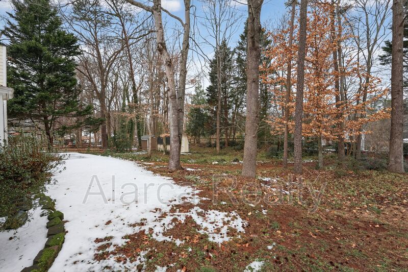 For Rent: 11025 Scrimshaw Ln Charlotte NC 28215 property image