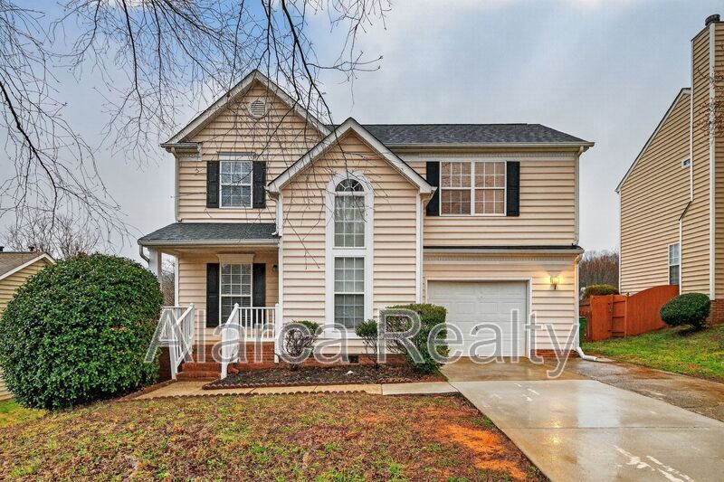 For Rent: 8619 Warwick Crest Ln Charlotte NC 28215 property image