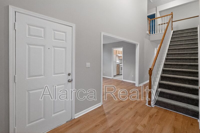 For Rent: 8619 Warwick Crest Ln Charlotte NC 28215 property image