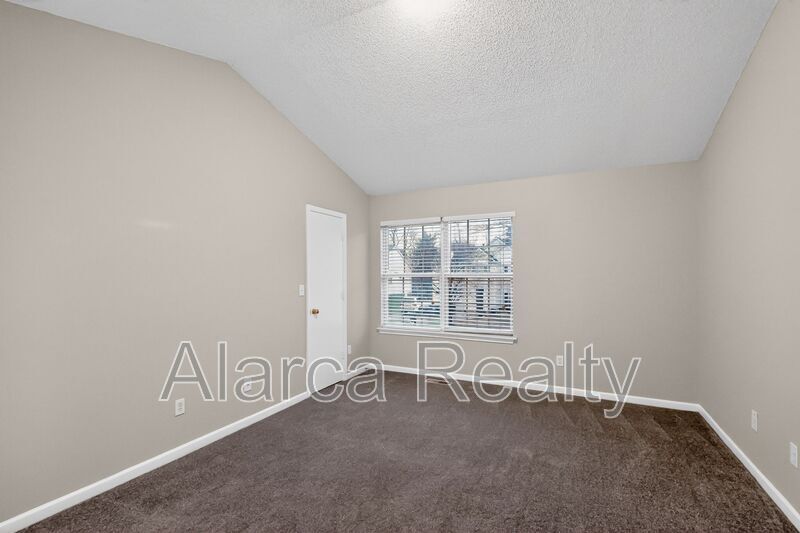 For Rent: 8619 Warwick Crest Ln Charlotte NC 28215 property image