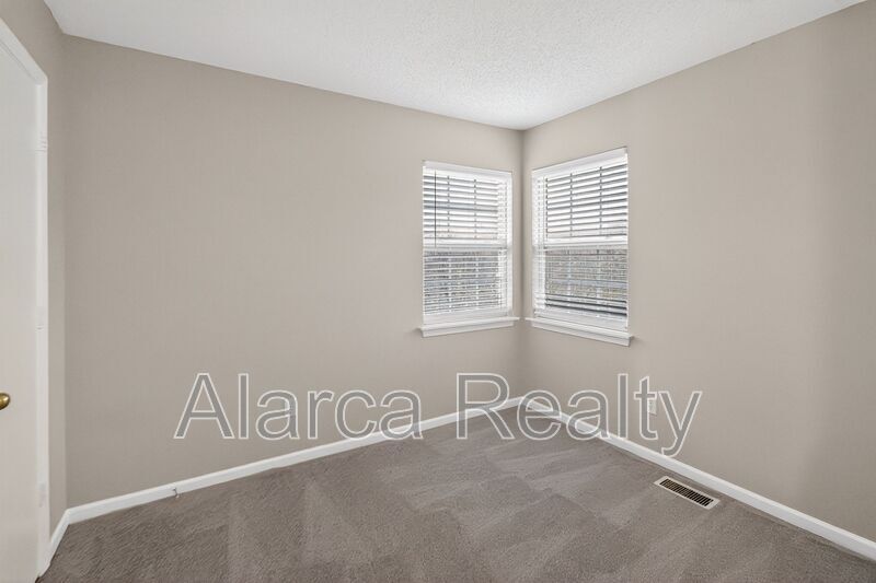 For Rent: 8619 Warwick Crest Ln Charlotte NC 28215 property image