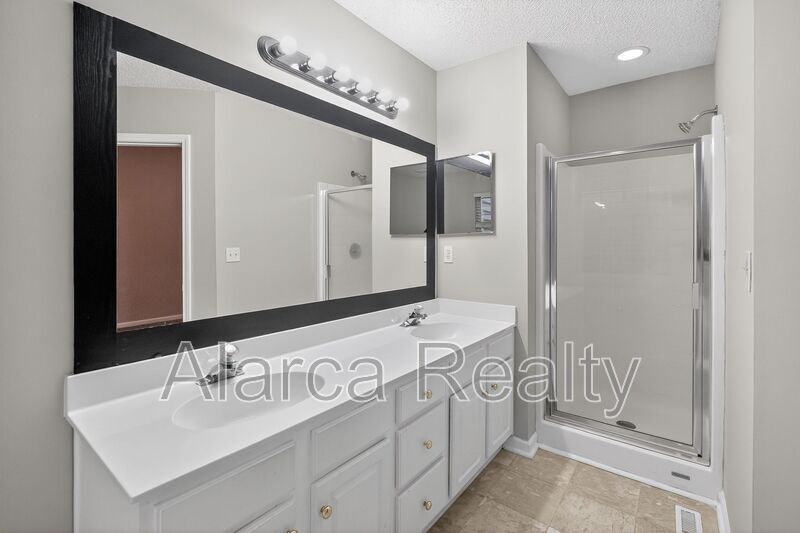 For Rent: 8619 Warwick Crest Ln Charlotte NC 28215 property image