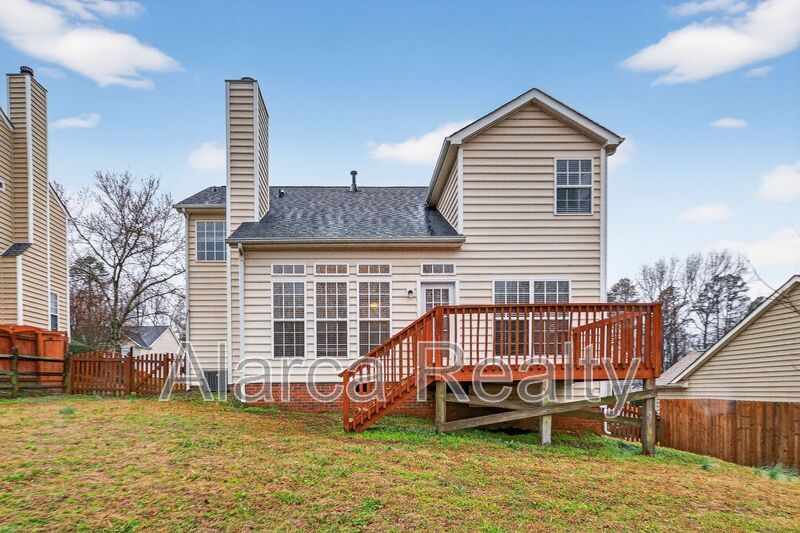 For Rent: 8619 Warwick Crest Ln Charlotte NC 28215 property image