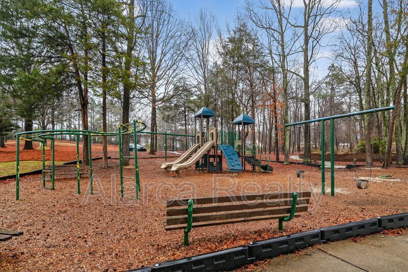 For Rent: 8619 Warwick Crest Ln Charlotte NC 28215 property image