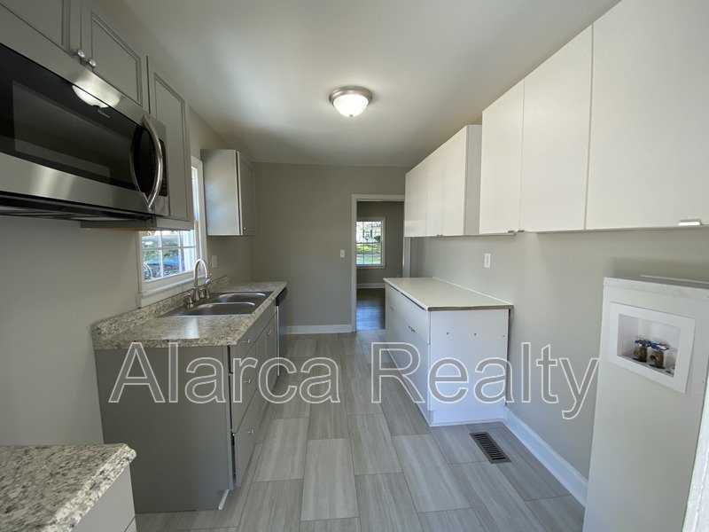 For Rent: 1513 Kimberly Rd Charlotte NC 28208 property image