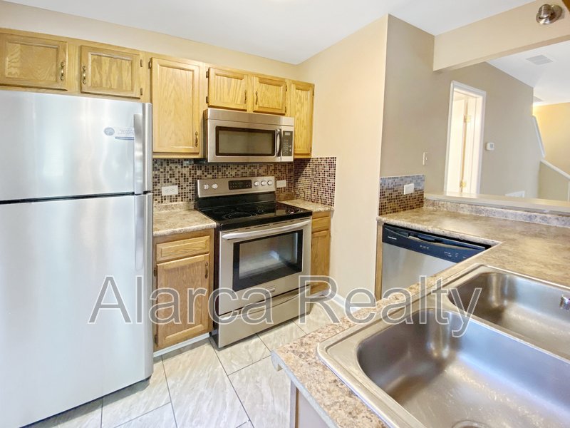 For Rent: 3134 Driftwood Dr Apt B property image