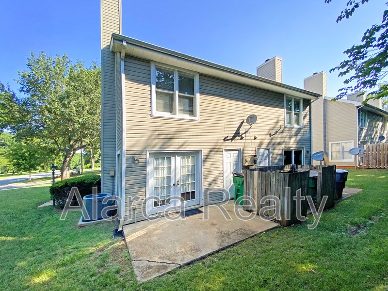 For Rent: 3134 Driftwood Dr Apt B property image