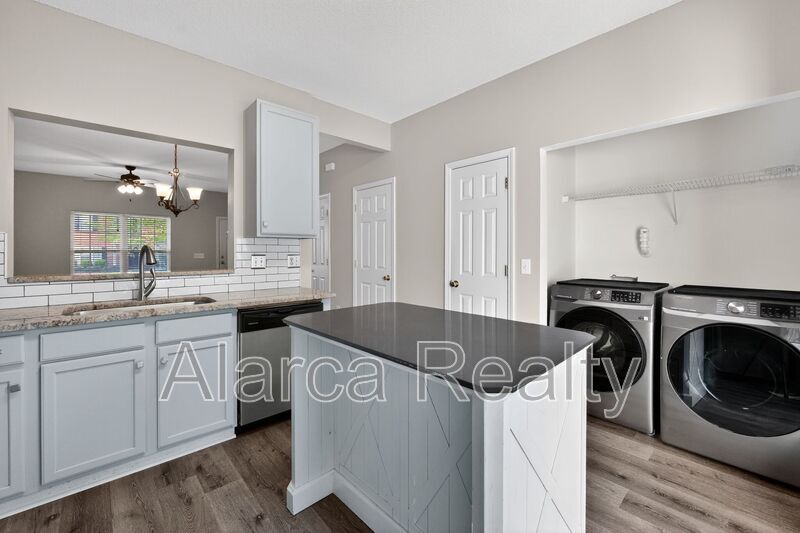 For Rent: 2817 Summergrove Ct, Matthews, NC 28105 property image