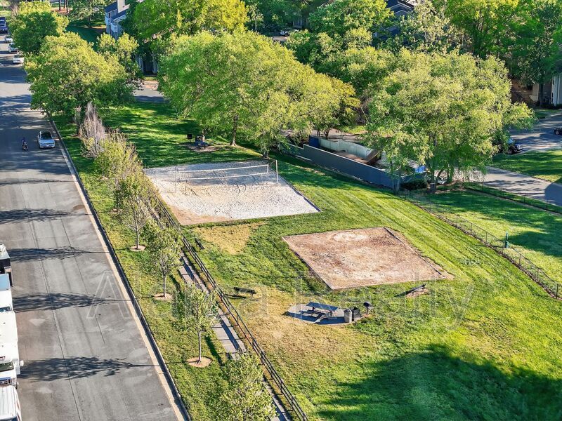 For Rent: 2817 Summergrove Ct, Matthews, NC 28105 property image