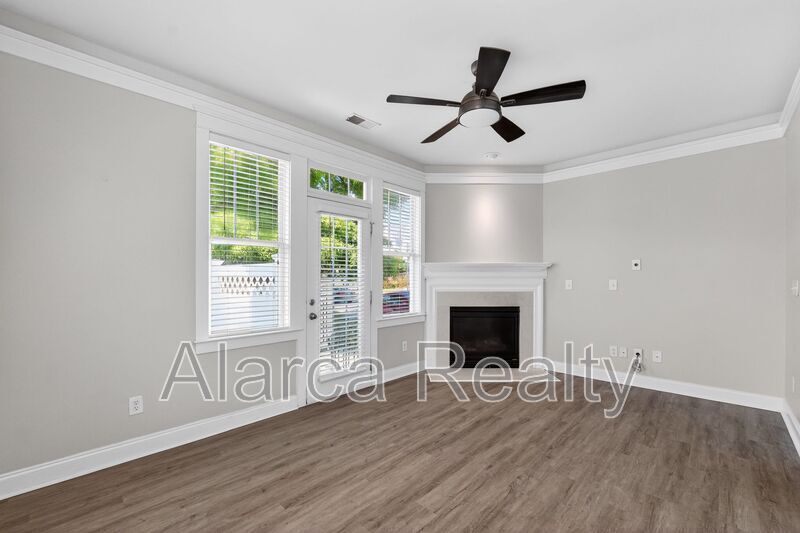 For Rent: 330 Davidson Gateway Dr Davidson NC 28036 property image