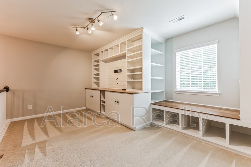 For Rent: 7419 Canova Ln Charlotte NC 28278 property image
