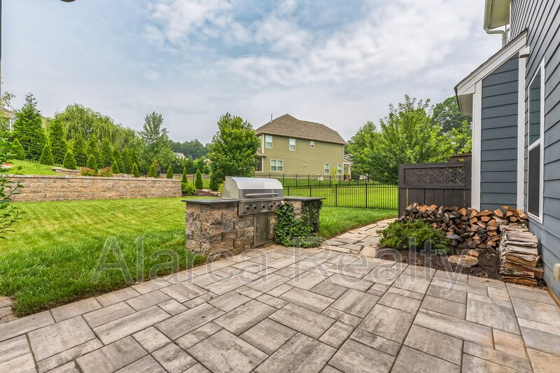For Rent: 7419 Canova Ln Charlotte NC 28278 property image