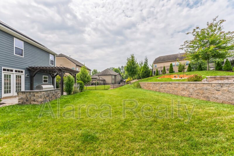 For Rent: 7419 Canova Ln Charlotte NC 28278 property image
