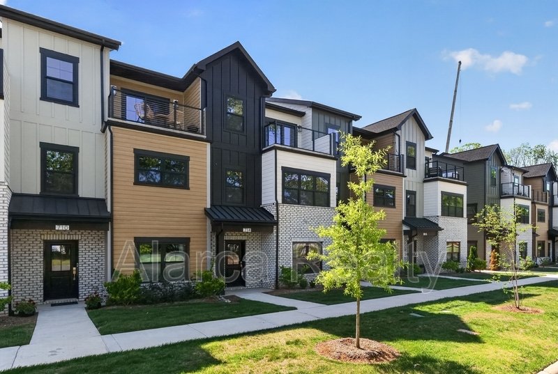 For Rent: 714 Falling Oak Aly Huntersville NC 28078 property image