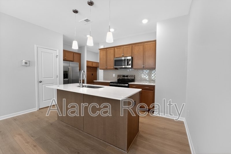 For Rent: 2962 Sloan Dr Charlotte NC 28208 property image