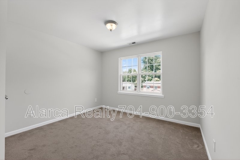 For Rent: 5620 Ilford St Charlotte NC 28215 property image