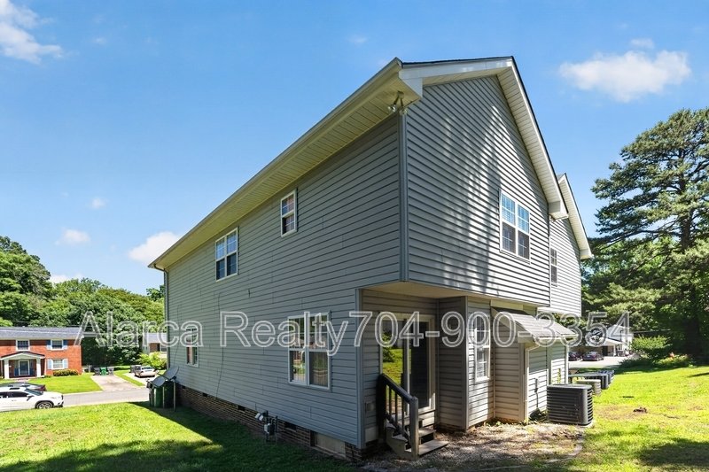 For Rent: 5620 Ilford St Charlotte NC 28215 property image