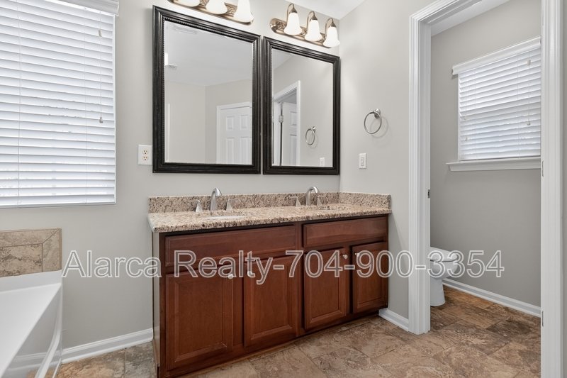 For Rent: 2041 White Cedar Ln Waxhaw NC 28173 property image