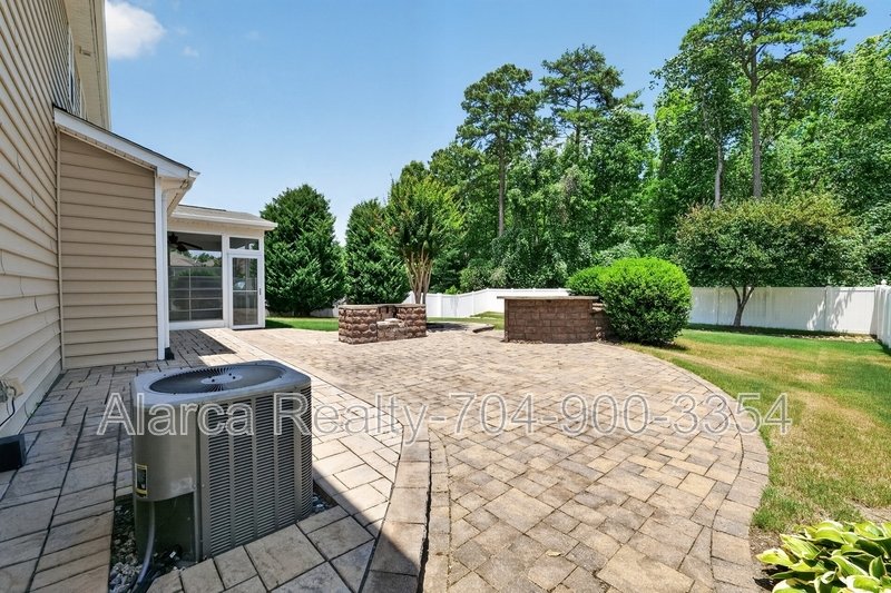 For Rent: 11528 Lottingly Dr Huntersville NC 28078 property image