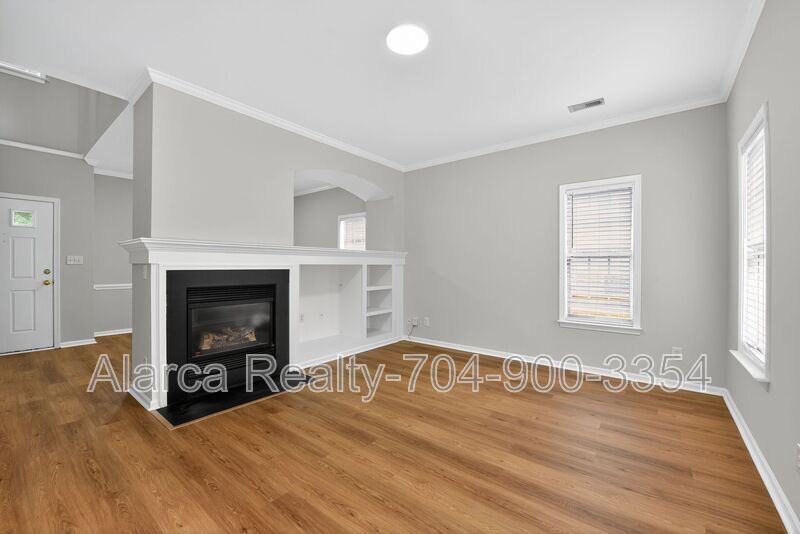 For Rent: 9205 Mitchell Glen Dr Charlotte NC 28277 property image