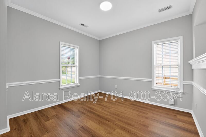 For Rent: 9205 Mitchell Glen Dr Charlotte NC 28277 property image