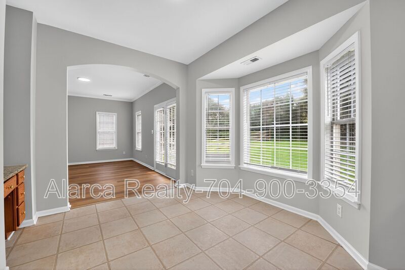 For Rent: 9205 Mitchell Glen Dr Charlotte NC 28277 property image