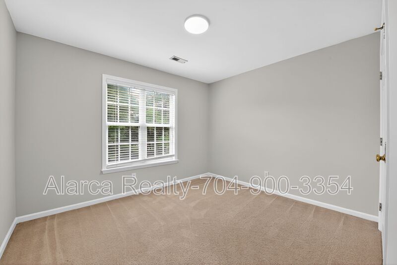 For Rent: 9205 Mitchell Glen Dr Charlotte NC 28277 property image