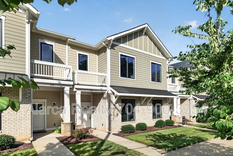 For Rent: 924 Van Every St Charlotte NC 28205 property image