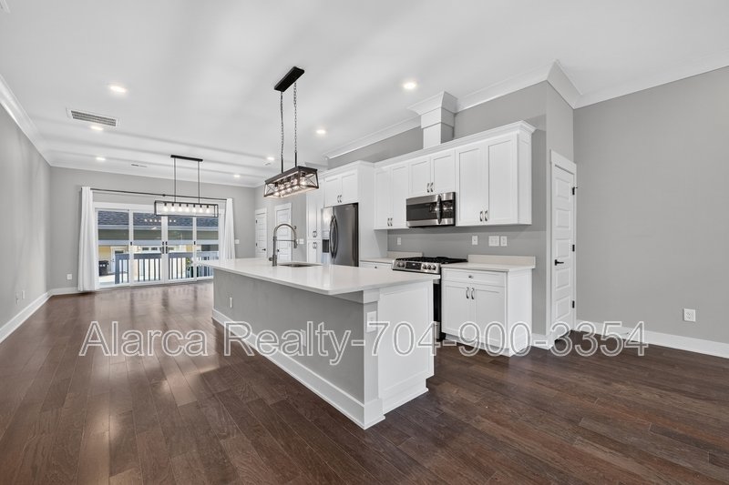 For Rent: 924 Van Every St Charlotte NC 28205 property image