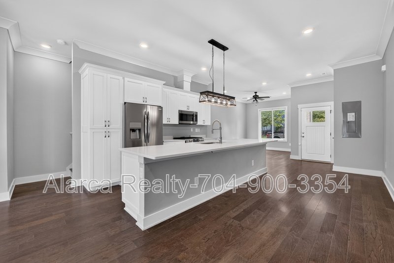 For Rent: 924 Van Every St Charlotte NC 28205 property image