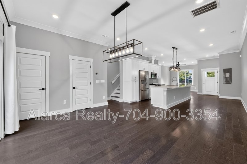 For Rent: 924 Van Every St Charlotte NC 28205 property image
